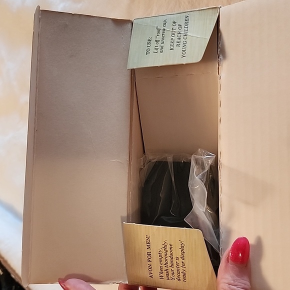 VINTAGE  1906 REO DEPOT WAGON  -- AVON - Picture 9 of 12